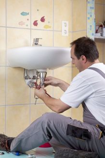 Verstopfte Abwasserleitung schnell reinigen