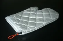 Zwei Befestigungsmöglichkeiten für Ofen- und Silikonhandschuhe