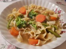 Hühnersuppe aus dem Schnellkochtopf