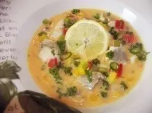 Fischsuppe mit Seelachs, Paprika, Tomaten & Champignons