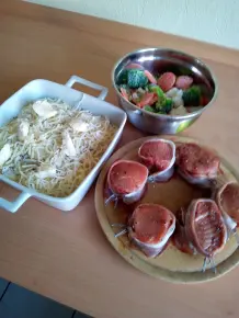 Filetscheiben vom Schwein im Speckmantel & Kartoffelgratin