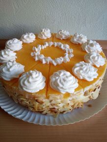 Pfirsich-Sahne-Torte mit Frischkäse