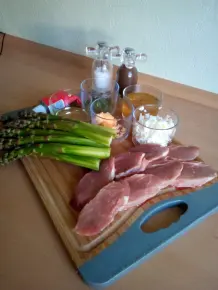 Grüner Spargel, Bozener Soße und Schweinefilets