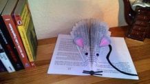 Buchmaus: Aus alten Büchern eine hübsche Deko basteln