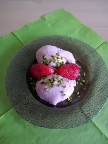 Schnelle Erdbeer-Mousse