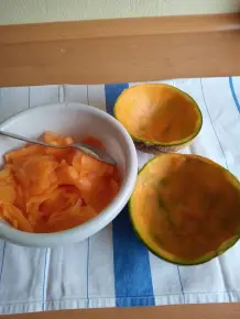 Melonen-Sorbet mit Joghurtkern
