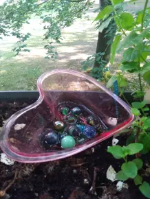 Insektentränke mit Landemöglichkeit bauen