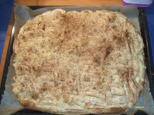 Saftiger Apfelkuchen mit Grießbrei und Streuseln