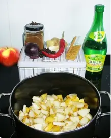 Fruchtiges Birnenchutney auf orientalische Art