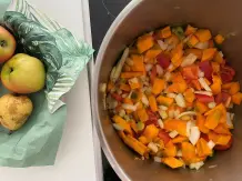 Kürbis-Karotten-Cremesuppe mit Hackfleisch