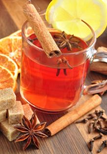 Heller Glühwein mit Weißwein und Madeira