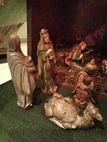 Krippenfiguren aus Gips reparieren