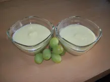 Weißweincreme mit Traubenkompott