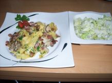 Schinken-Pfanne mit frischen Champignons und Nudeln