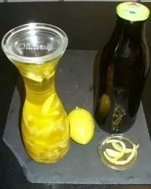 Zitronenschalenöl: Lecker im Salat und nützlich bei Gelenkschmerzen