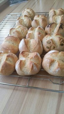Superleckere Weizenbrötchen mit Übernachtgare