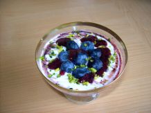 Griechischer Joghurt mit frischem Heidelbeermus