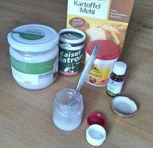 Deo aus Natron, Kokos- und Salbeiöl selbst mischen