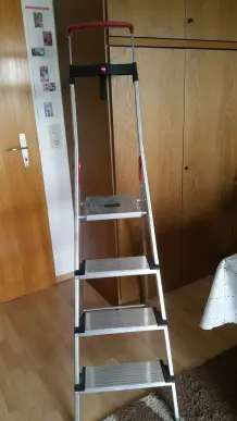 Haltestange für kleine 2-stufige Haushaltsleiter