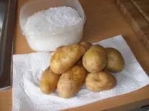 Grillsoßen Mojo rojo und Mojo verde mit Papas arrugadas