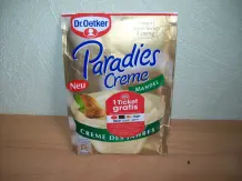 Schneller Mandelcreme-Pudding mit Waldfrüchten