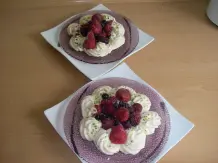 Schneller Mandelcreme-Pudding mit Waldfrüchten