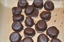 Rumpflaumen-Pralinen & Pflaumen in Rum im Frühstücksglas