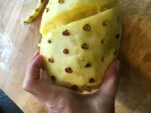 Ananas attraktiv schneiden