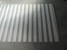 Verschmutzes Doppelrollo (Duorollo) kürzen
