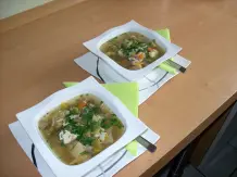 Gemüsesuppe mit viel frischem Gartengemüse