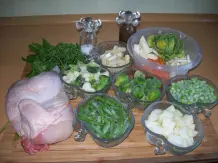 Gemüsesuppe mit viel frischem Gartengemüse