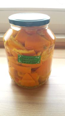 Entkalker und Reiniger aus Orangenschalen & Essig - selbst gemacht