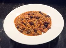 Bohnen-Gulasch mit weißen Bohnen