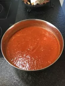 Tomatenbelag für die perfekte Pizza