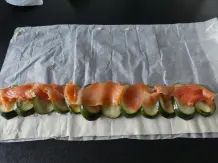 Blätterteig-Blumen mit Lachs-Zucchini- oder Salami-Käse-Füllung