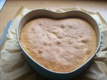 Erdbeer-Herztorte mit Sahne-Frischkäse-Creme und Vanille Glaze