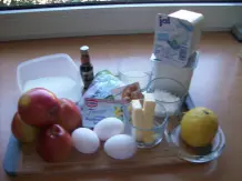 Käsekuchen mit Rum-Apfelschnitzen