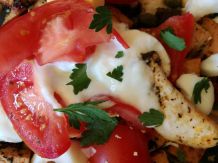 Tomatensalat mit Kräuterseitlingen und vegetarischem Fleischkäse