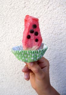 Eis essen ohne Kleckern