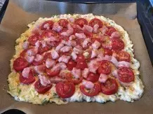 Hähnchen-Pizza vom Blech mit Zucchini-Boden