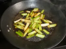 Steak Teriyaki mit Pak Choi und grünem Spargel