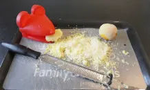 Zitronen und Limetten durch Einfrieren restlos verwerten