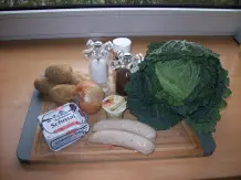 Rostbratwurst im Wirsingmantel