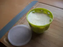 Grießpudding mit Himbeersirup