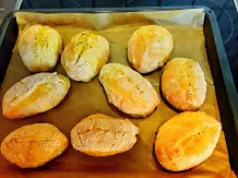 Leckeres Zwillings-Brot mit Schmand im Römertopf