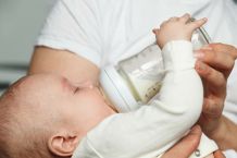 Richtige Temperatur der Babyflasche - so geht es leicht