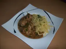 Würzige Putenrollen mit Spätzle
