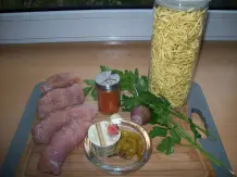 Würzige Putenrollen mit Spätzle