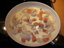 Riesengarnelen und Lachswürfel in Kräutersahne