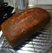 Dinkel-Vollkornbrot aus einer Fertigbackmischung